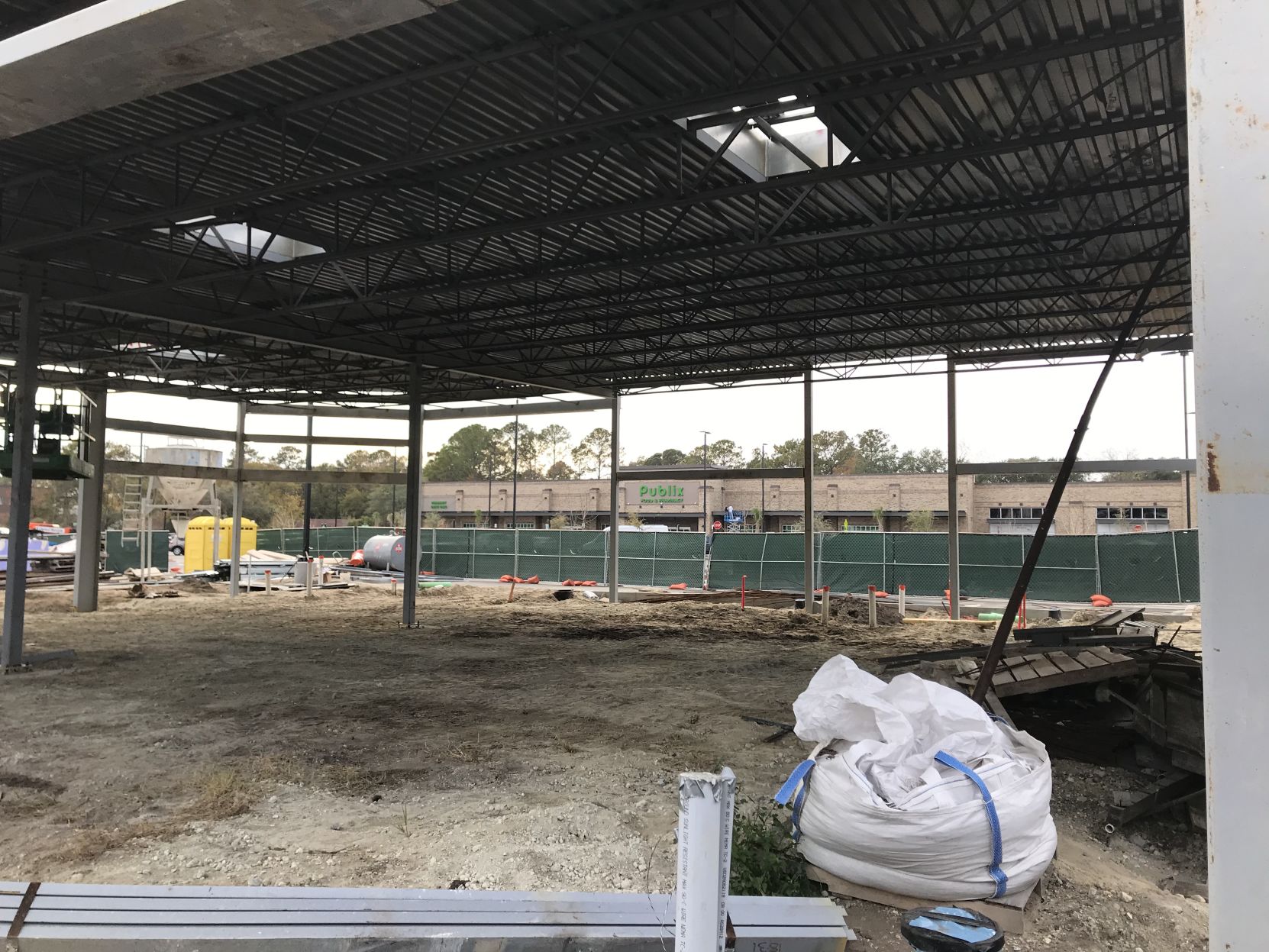 Riverland Market outparcel under construction